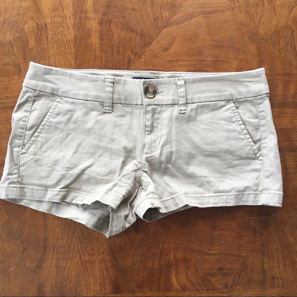 American Eagle Outfitters Kaki Shortie Shorts